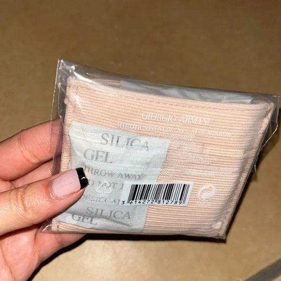 Pink Giorgio Armani Beauty Card Holder and Compact Mirror NEW - Picture 2 of 4